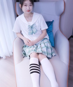 初夏女神 NO.013 念念 常规S码绿色JK套搭配小白鞋[126P+1V／5.82GB]